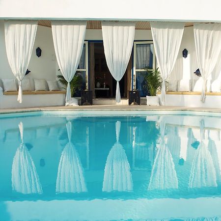 La Villa Majorelle Пертюи Екстериор снимка