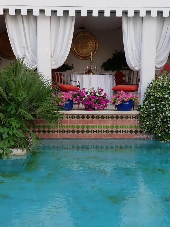 La Villa Majorelle Пертюи Екстериор снимка