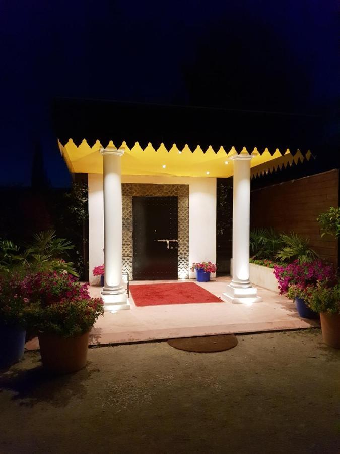 La Villa Majorelle Пертюи Екстериор снимка