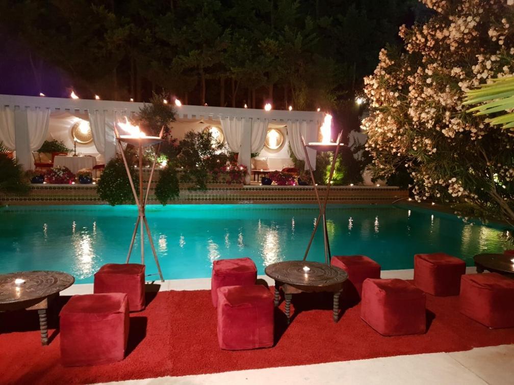 La Villa Majorelle Пертюи Екстериор снимка