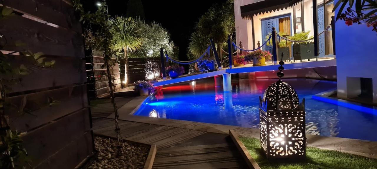 La Villa Majorelle Пертюи Екстериор снимка