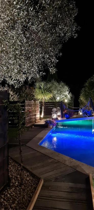 La Villa Majorelle Пертюи Екстериор снимка