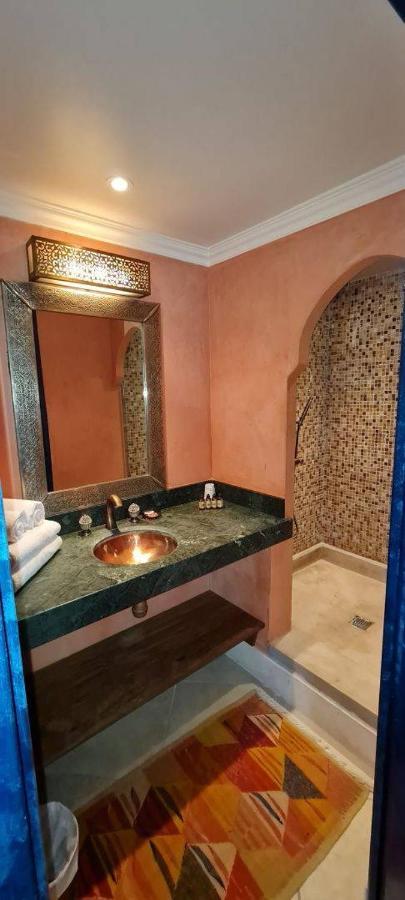 La Villa Majorelle Пертюи Екстериор снимка
