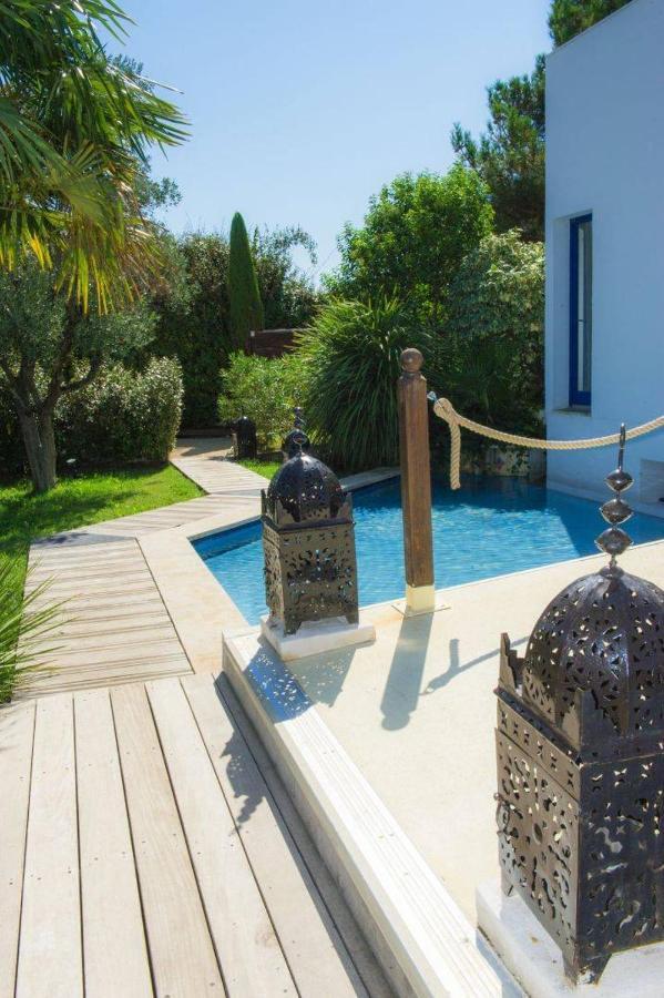 La Villa Majorelle Пертюи Екстериор снимка